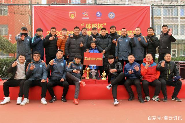 半场-王钰栋助攻米特里策破门杨聪空门中柱 浙江1-0领先青岛海牛